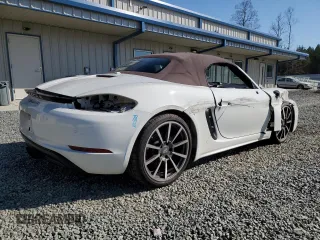 2017 Porsche 718 Boxster S z VIN WP0CB2A81HS241847, wystawiony jako Copart lot #43464914 z przebiegiem 33 990 mil mil oraz . Historia ofert i sprzedaży dostępna na DreamBid. Obrazek 3.