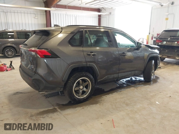 2019 Toyota RAV4 XLE with VIN 2T3P1RFV8KW057323, listed as a IAAI auction lot 42510231 with 59,003 mi miles and . Bid and sale history available at DreamBid. Image 4.