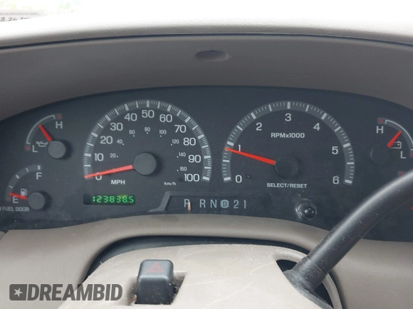 2002 Ford Expedition Eddie Bauer with VIN 1FMPU18LX2LA65104, listed as a IAAI auction lot 42191876 with 123,838 mi miles and . Bid and sale history available at DreamBid. Image 7.