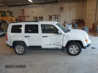 2016 Jeep Patriot Sport z VIN 1C4NJPBA2GD529003, wystawiony jako IAAI lot #42127852 z przebiegiem 53 153 mil mil oraz . Historia ofert i sprzedaży dostępna na DreamBid. Obrazek 13.