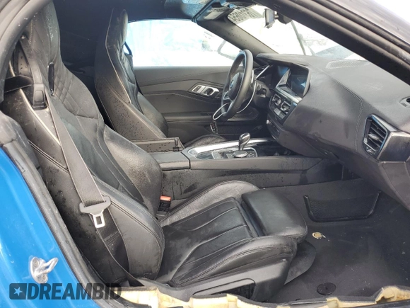 2020 BMW Z4 sDriveM40i z VIN WBAHF9C05LWW40270, wystawiony jako Copart lot #76310654 z przebiegiem Nie podano mil oraz Nie do naprawy • Non repairable. Historia ofert i sprzedaży dostępna na DreamBid. Obrazek 10.