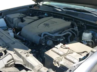 2021 Toyota Tacoma SR5 z VIN 5TFDZ5BN6MX059581, wystawiony jako IAAI lot #42051740 z przebiegiem 65 399 mil mil oraz . Historia ofert i sprzedaży dostępna na DreamBid. Obrazek 20.