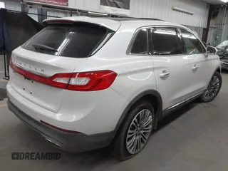 2017 Lincoln MKX Reserve with VIN 2LMPJ6LR0HBL13455, listed as a IAAI auction lot 41740678 with 70,038 mi miles. Bid and sale history available at carsss.com. Image 4.