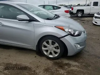 2013 Hyundai Elantra Limited z VIN 5NPDH4AE1DH268737, wystawiony jako Copart lot #56533965 z przebiegiem 77 637 mil mil oraz Czysty tytuł • Clean title. Historia ofert i sprzedaży dostępna na DreamBid. Obrazek 13.