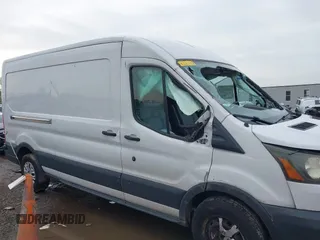 2018 Ford Transit z VIN 1FTYR2CM9JKB14054, wystawiony jako IAAI lot #42205733 z przebiegiem 263 605 mil mil oraz . Historia ofert i sprzedaży dostępna na DreamBid. Obrazek 13.