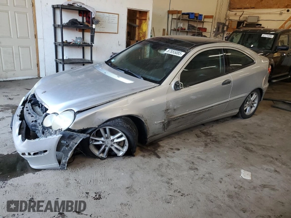 2003 Mercedes-Benz C with VIN WDBRN64J93A459216, listed as a Copart auction lot 87855085 with 208,336 mi miles and Salvage title. Bid and sale history available at DreamBid. Image 1.