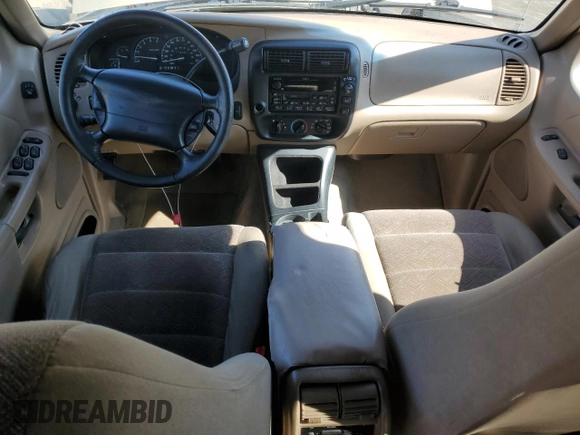 2000 Ford Explorer XLT z VIN 1FMDU83P1YZC26628, wystawiony jako Copart lot #69201664 z przebiegiem 219 384 mil mil oraz Nie do naprawy • Non repairable. Historia ofert i sprzedaży dostępna na DreamBid. Obrazek 8.