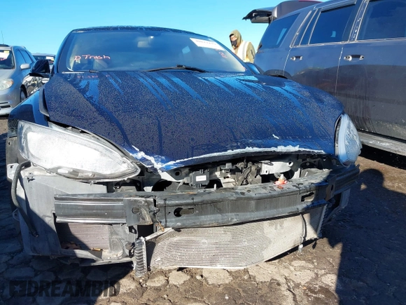 2014 Tesla Model S 60 с VIN 5YJSA1S11EFP32325, выставлен на аукционе IAAI как лот 40823219 с пробегом 47 911 миль миль и . История ставок и продаж доступна на DreamBid. Изображение 11.