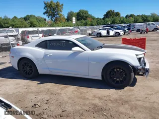2014 Chevrolet Camaro LT with VIN 2G1FB1E34E9269086, listed as a IAAI auction lot 40530373 with 82,103 mi miles. Bid and sale history available at carsss.com. Image 14.