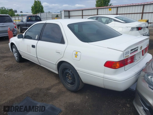 2000 Toyota Camry CE z VIN 4T1BG22KXYU948498, wystawiony jako IAAI lot #42247074 z przebiegiem 152 973 mil mil oraz . Historia ofert i sprzedaży dostępna na DreamBid. Obrazek 3.