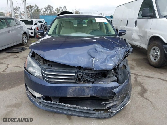 2015 Volkswagen Passat 1.8T Wolfsburg Ed with VIN 1VWAT7A32FC097106, listed as a IAAI auction lot 41913707 with 185,698 mi miles. Bid and sale history available at carsss.com. Image 12.