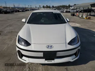 2023 Hyundai Ioniq 6 SEL z VIN KMHM34AAXPA037838, wystawiony jako Copart lot #80084113 z przebiegiem 7615 mil mil oraz . Historia ofert i sprzedaży dostępna na DreamBid. Obrazek 5.