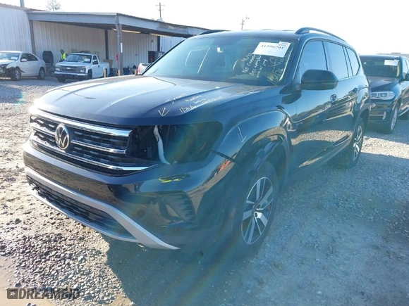 2022 Volkswagen Atlas 2.0T SE with VIN 1V2DP2CA4NC532255, listed as a IAAI auction lot 41596701 with 33,352 mi miles. Bid and sale history available at carsss.com. Image 2.