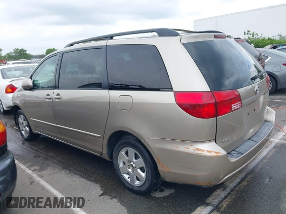 2004 Toyota Sienna XLE with VIN 5TDZA22CX4S205206, listed as a IAAI auction lot 42007779 with 173,794 mi miles. Bid and sale history available at carsss.com. Image 15.