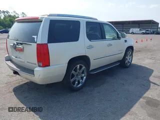 2009 Cadillac Escalade z VIN 1GYFK23249R284846, wystawiony jako IAAI lot #42184659 z przebiegiem Nie podano mil oraz . Historia ofert i sprzedaży dostępna na DreamBid. Obrazek 4.