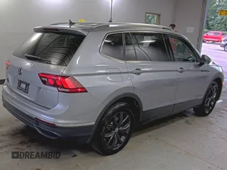 2024 Volkswagen Tiguan SE with VIN 3VV3B7AX9RM084536, listed as a IAAI auction lot 42708274 with 33,250 mi miles and . Bid and sale history available at DreamBid. Image 9.