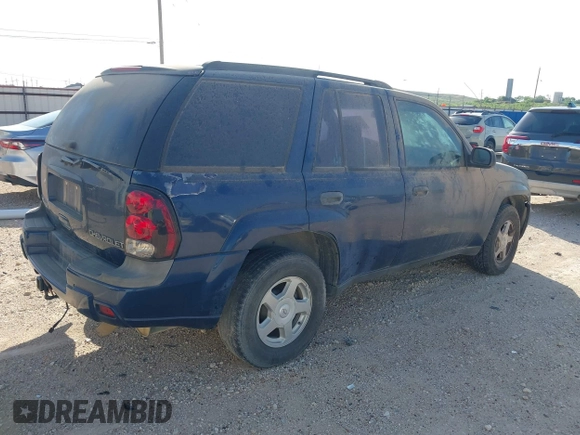 2003 Chevrolet TrailBlazer LS with VIN 1GNDS13S432222507, listed as a IAAI auction lot 42035817 with 220,061 mi miles. Bid and sale history available at carsss.com. Image 4.