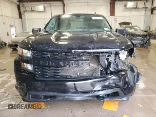 2021 Chevrolet Silverado 1500 Custom with VIN 1GCPYBEH9MZ171784, listed as a Copart auction lot 83081484 with 94,772 mi miles and Salvage Title. Bid and sale history available at DreamBid. Image 5.