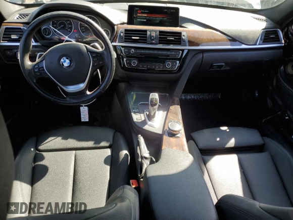 2017 BMW 3 Series 330i xDrive z VIN WBA8D9G3XHNU65604, wystawiony jako Copart lot #49006935 z przebiegiem 86 739 mil mil oraz Szkoda całkowita • Salvage title. Historia ofert i sprzedaży dostępna na DreamBid. Obrazek 8.