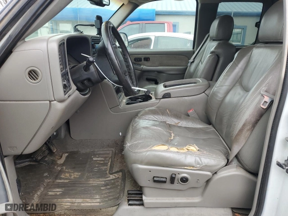 2003 Chevrolet Silverado 1500 LT with VIN 2GCEC19T531220694, listed as a Copart auction lot 43007935 with 253,208 mi miles and Salvage Title. Bid and sale history available at carsss.com. Image 7.