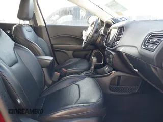 2020 Jeep Compass Limited z VIN 3C4NJCCB5LT218640, wystawiony jako IAAI lot #41218825 z przebiegiem 48 097 mil mil oraz . Historia ofert i sprzedaży dostępna na DreamBid. Obrazek 5.