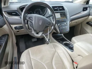 2017 Lincoln MKC Reserve с VIN 5LMCJ3C92HUL04966, выставлен на аукционе Copart как лот 57449045 с пробегом 89 924 миль миль и Списание • Salvage title. История ставок и продаж доступна на DreamBid. Изображение 8.