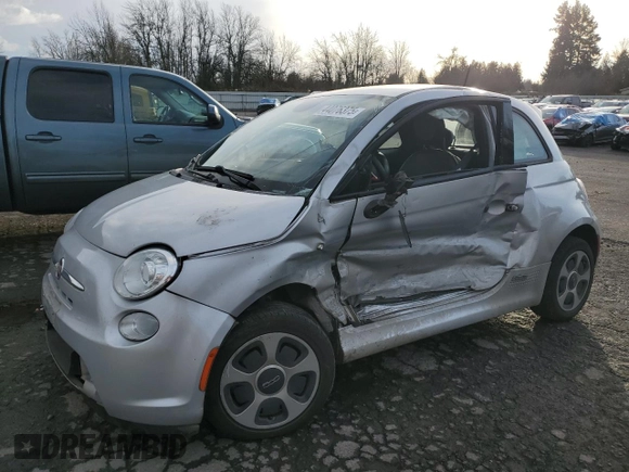 2014 FIAT 500e z VIN 3C3CFFGE2ET266859, wystawiony jako Copart lot #44076375 z przebiegiem 78 745 mil mil oraz Szkoda całkowita • Salvage title. Historia ofert i sprzedaży dostępna na DreamBid. Obrazek 1.