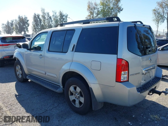 2006 Nissan Pathfinder SE z VIN 5N1AR18U36C631965, wystawiony jako IAAI lot #41861397 z przebiegiem 230 483 mil mil oraz . Historia ofert i sprzedaży dostępna na DreamBid. Obrazek 3.