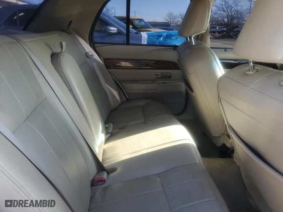 2009 Mercury Grand Marquis LS with VIN 2MEHM75V09X606139, listed as a Copart auction lot 44585075 with 137,964 mi miles and Clean Title. Bid and sale history available at carsss.com. Image 10.