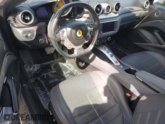 2015 Ferrari California T с VIN ZFF77XJA3F0206563, выставлен на аукционе Copart как лот 73751534 с пробегом Не указан миль и Списание • Salvage title. История ставок и продаж доступна на DreamBid. Изображение 8.
