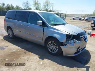 2014 Chrysler Town & Country Touring L z VIN 2C4RC1CG2ER116651, wystawiony jako IAAI lot #42216817 z przebiegiem 168 618 mil mil oraz . Historia ofert i sprzedaży dostępna na DreamBid. Obrazek 1.