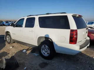2014 Chevrolet Suburban LT with VIN 1GNSKJE74ER193634, listed as a Copart auction lot 88562635 with 163,436 mi miles and Salvage Title. Bid and sale history available at carsss.com. Image 2.