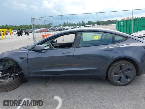 2023 Tesla Model 3 z VIN 5YJ3E1EA1PF449575, wystawiony jako IAAI lot #42457119 z przebiegiem 51 084 mil mil oraz . Historia ofert i sprzedaży dostępna na DreamBid. Obrazek 14.