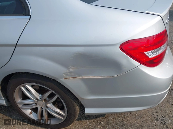2013 Mercedes-Benz C 300 Sport с VIN WDDGF8AB5DR283434, выставлен на аукционе IAAI как лот 42375781 с пробегом 87 364 миль миль и . История ставок и продаж доступна на DreamBid. Изображение 15.