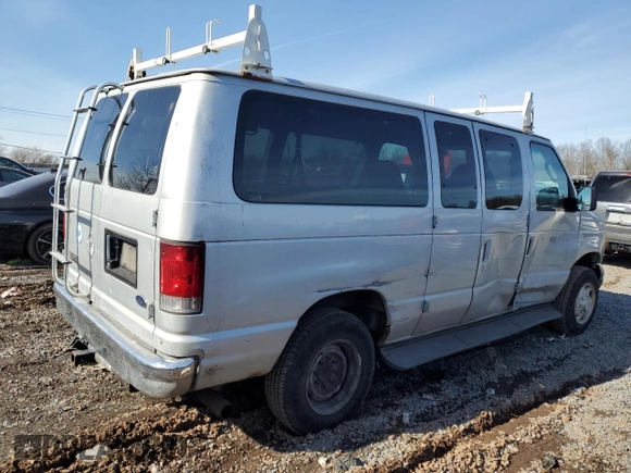 2005 Ford Econoline Passenger XL with VIN 1FBNE31LX5HA76002, listed as a Copart auction lot 43599865 with 198,749 mi miles and Salvage Title. Bid and sale history available at carsss.com. Image 3.