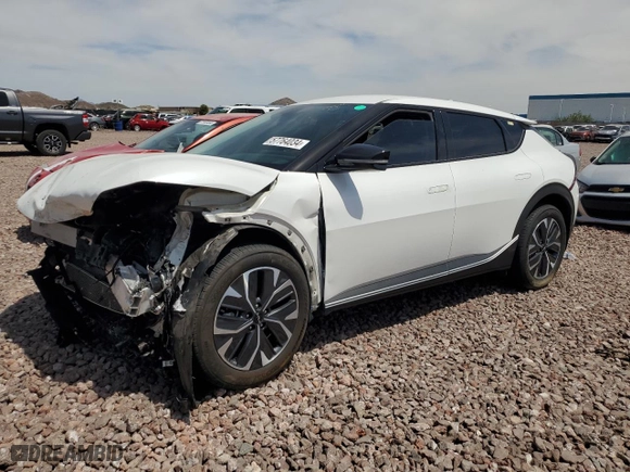 2022 Kia EV6 Light with VIN KNDC34LB9N5056523, listed as a Copart auction lot 57764034 with 33,042 mi miles and Salvage Title. Bid and sale history available at carsss.com. Image 1.