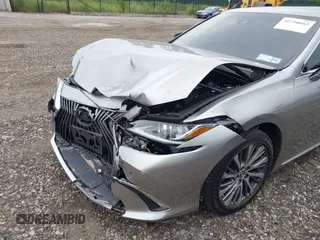 2019 Lexus ES 350 with VIN 58ABZ1B11KU039805, listed as a IAAI auction lot 42710663 with 52,565 mi miles and . Bid and sale history available at DreamBid. Image 18.