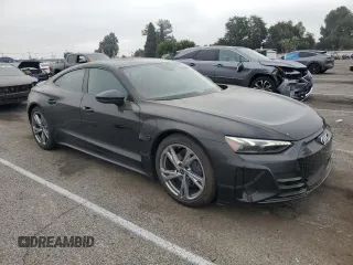 2024 Audi e-tron GT Premium Plus z VIN WAUFJBFWXR7002743, wystawiony jako Copart lot #67399864 z przebiegiem 873 mil mil oraz Szkody całkowita. Historia ofert i sprzedaży dostępna na DreamBid. Obrazek 4.