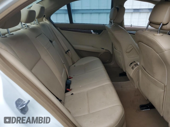 2008 Mercedes-Benz C 300 Sport z VIN WDDGF54X68R015021, wystawiony jako Copart lot #54089575 z przebiegiem 101 560 mil mil oraz Czysty tytuł • Clean title. Historia ofert i sprzedaży dostępna na DreamBid. Obrazek 10.