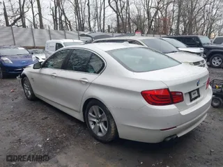 2012 BMW 5 Series 528i xDrive with VIN WBAXH5C51CDW05571, listed as a IAAI auction lot 41452707 with 80,112 mi miles. Bid and sale history available at carsss.com. Image 3.