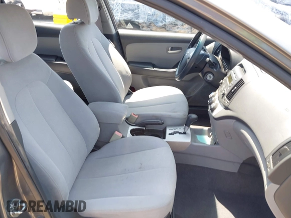 2008 Hyundai Elantra GLS z VIN KMHDU46D38U428605, wystawiony jako IAAI lot #42475285 z przebiegiem 192 634 mil mil oraz . Historia ofert i sprzedaży dostępna na DreamBid. Obrazek 5.