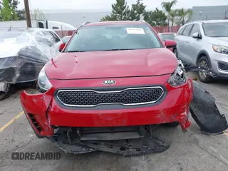 2018 Kia Niro LX with VIN KNDCB3LC7J5140579, listed as a IAAI auction lot 41895014 with 17,683 mi miles. Bid and sale history available at carsss.com. Image 6.