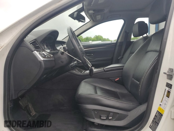2013 BMW 5 Series 528i xDrive z VIN WBAXH5C51DD106531, wystawiony jako Copart lot #57631545 z przebiegiem 133 926 mil mil oraz Szkoda całkowita • Salvage title. Historia ofert i sprzedaży dostępna na DreamBid. Obrazek 7.
