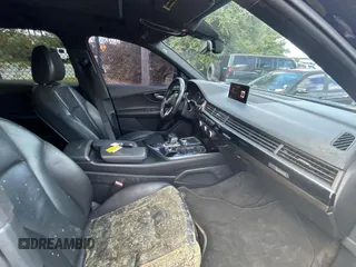 2017 Audi Q7 Premium with VIN WA1AAAF76HD005567, listed as a Copart auction lot 66476635 with 106,594 mi miles and Clean title. Bid and sale history available at DreamBid. Image 5.