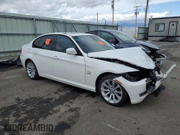 2011 BMW 3 Series 328i xDrive z VIN WBAPK5G54BNN51901, wystawiony jako Copart lot #53921885 z przebiegiem Nie podano mil oraz Szkody całkowita. Historia ofert i sprzedaży dostępna na DreamBid. Obrazek 4.