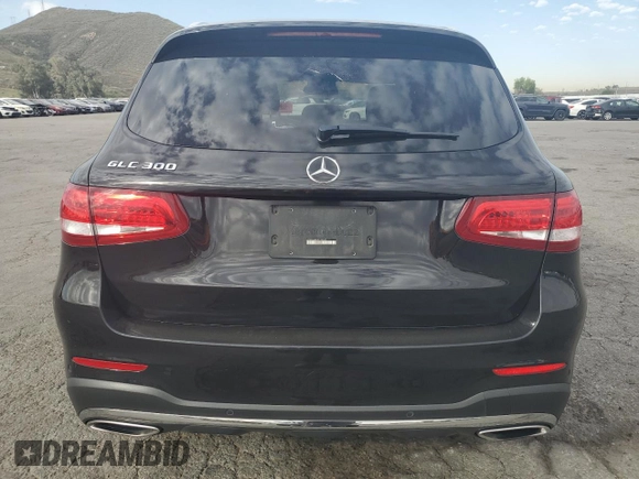 2019 Mercedes-Benz GLC 300 z VIN WDC0G4JB4KV165942, wystawiony jako Copart lot #46959205 z przebiegiem Nie podano mil oraz Szkoda całkowita • Salvage title. Historia ofert i sprzedaży dostępna na DreamBid. Obrazek 6.