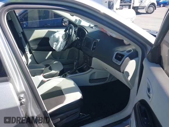 2019 Jeep Compass Altitude with VIN 3C4NJCBB1KT819754, listed as a IAAI auction lot 42083019 with 79,949 mi miles and . Bid and sale history available at DreamBid. Image 5.