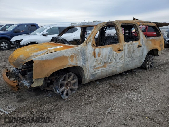 2010 GMC Yukon XL z VIN 1GKUCMEF0AR200343, wystawiony jako Copart lot #44949795 z przebiegiem Nie podano mil oraz Nie do naprawy. Historia ofert i sprzedaży dostępna na DreamBid. Obrazek 1.