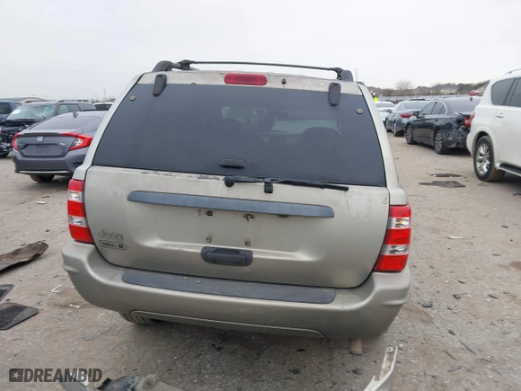 2004 Jeep Grand Cherokee Laredo with VIN 1J4GX48S44C301120, listed as a IAAI auction lot 41281556 with 267,246 mi miles. Bid and sale history available at carsss.com. Image 17.