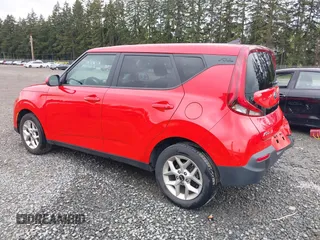 2020 Kia Soul LX with VIN KNDJ23AU3L7009028, listed as a IAAI auction lot 42137466 with 44,398 mi miles. Bid and sale history available at carsss.com. Image 3.